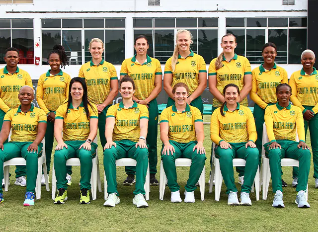 Womens Proteas posing  fr a formal team photo